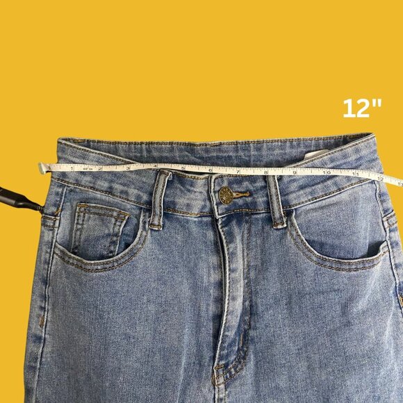 🔥 SHEIN High-Rise Flare Leg Jeans with Raw Hem (Size S / US 4) - Picture 6 of 9